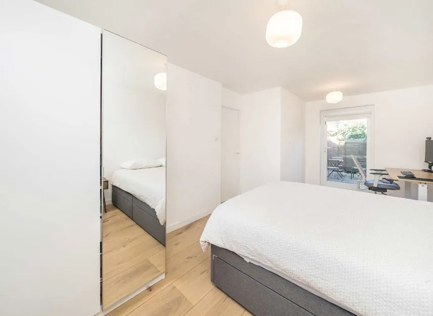 Station Approach, Sunbury, TW16, photo 6