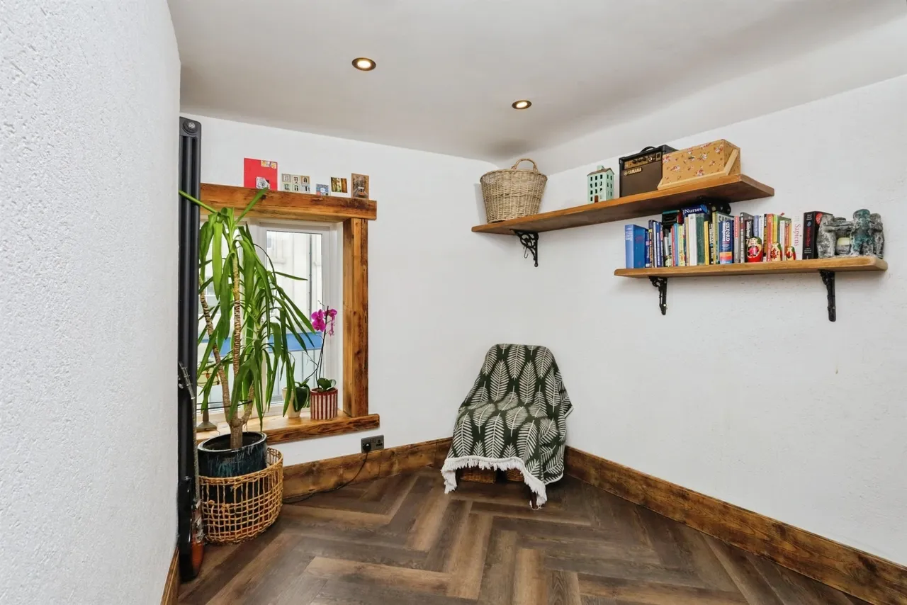 Seaside Road, Eastbourne, BN21, photo 10