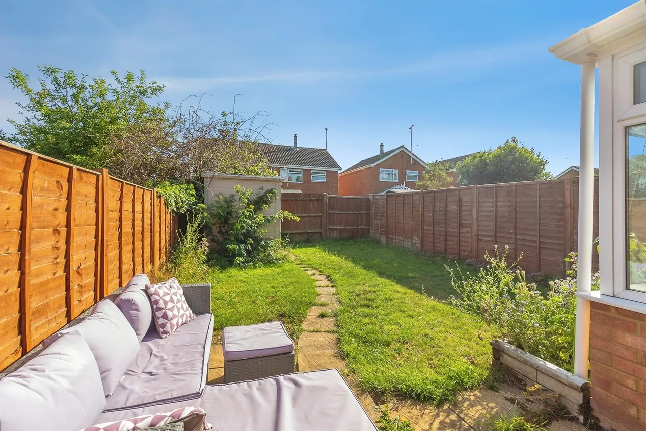 Almond Road, Leighton Buzzard, LU7, photo 2
