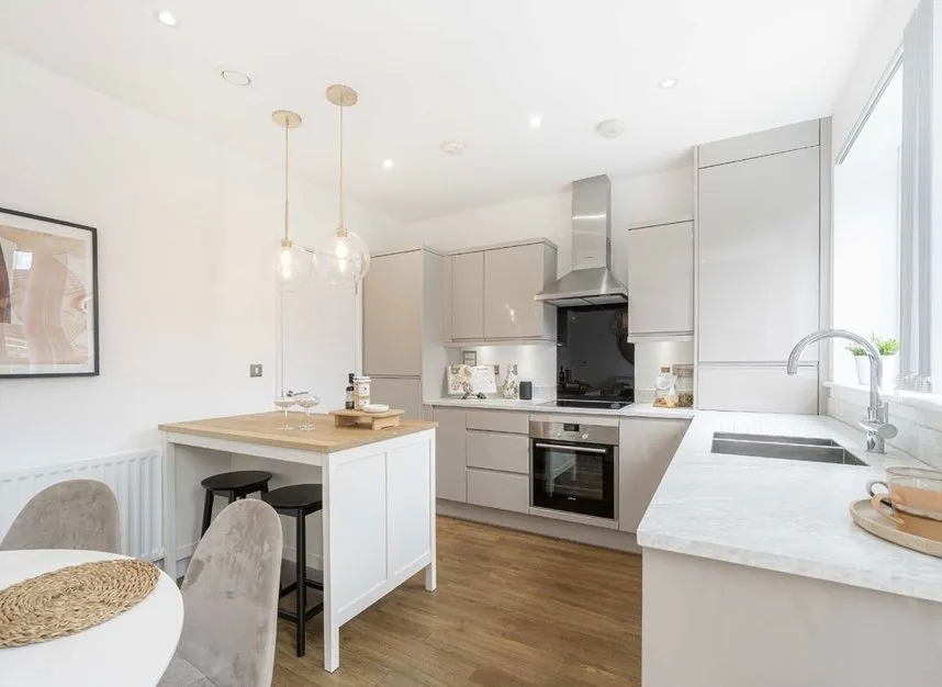 Reynard Way, Brentford, TW8, photo 3
