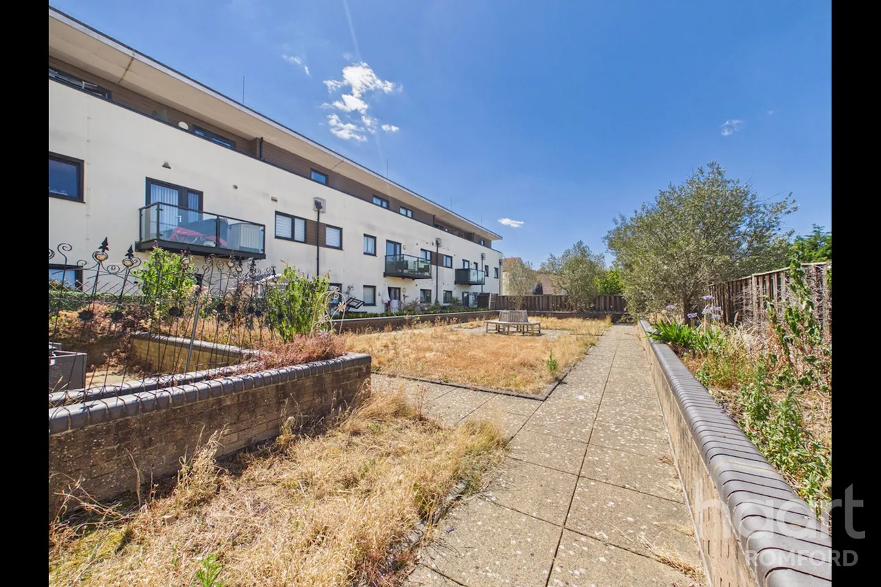 Spring Gardens, Romford, RM7, photo 17