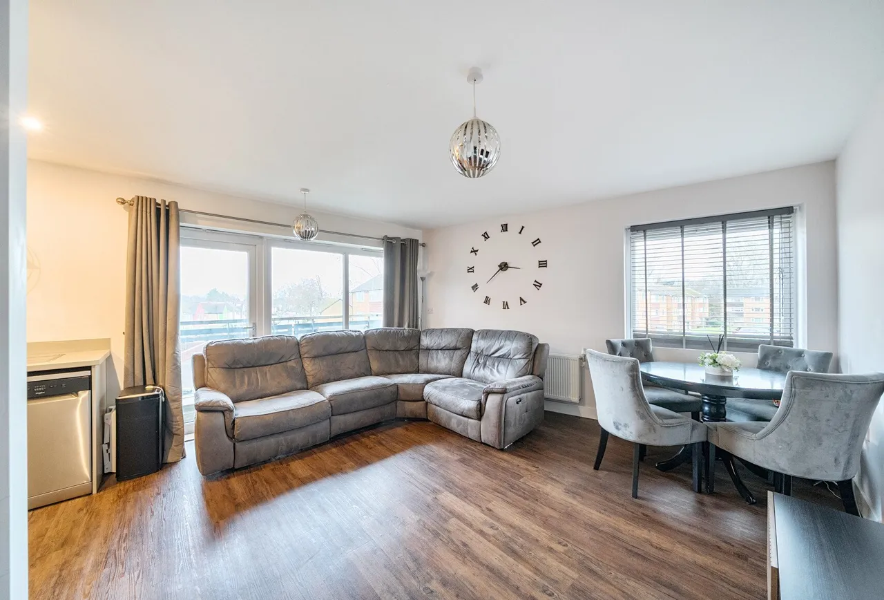 2 bed flat for sale — Baywillow Avenue, Carshalton, SM5 2AX