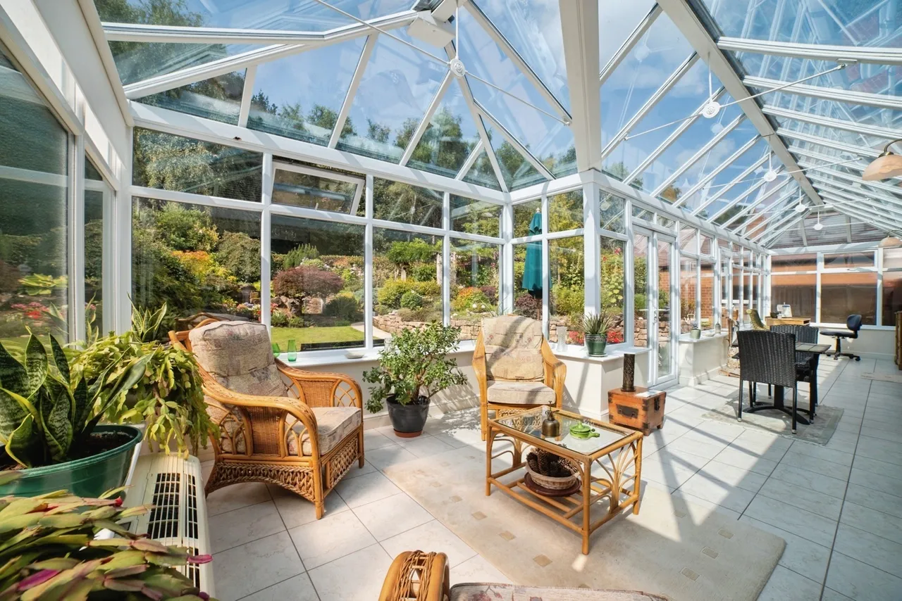 Lindhurst Lane, Mansfield, Nottinghamshire, NG18, photo 5