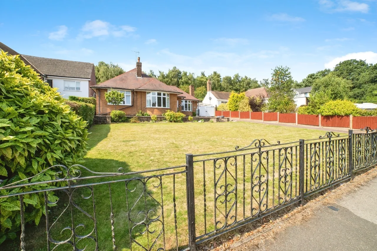 Lindhurst Lane, Mansfield, Nottinghamshire, NG18, photo 2