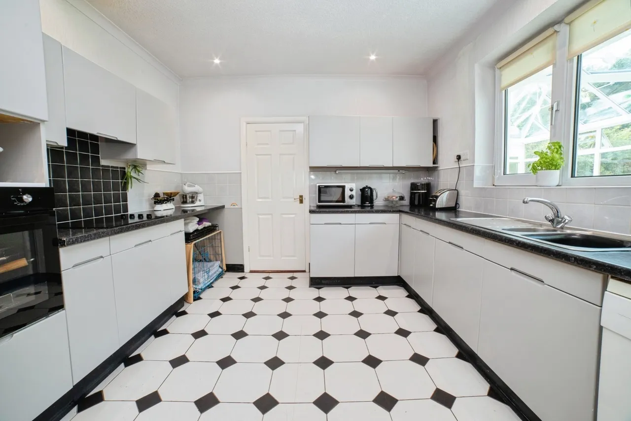 Lindhurst Lane, Mansfield, Nottinghamshire, NG18, photo 18