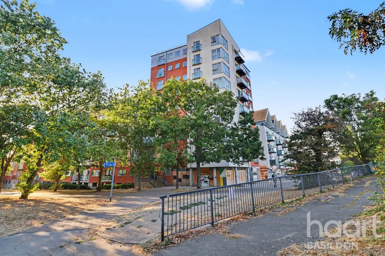 1 bed flat for sale, Station Lane, Basildon, SS13