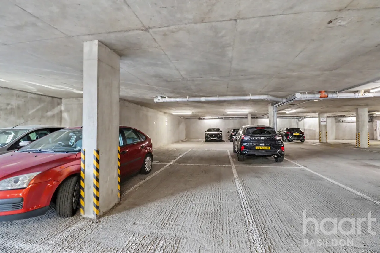 Station Lane, Basildon, SS13, photo 8