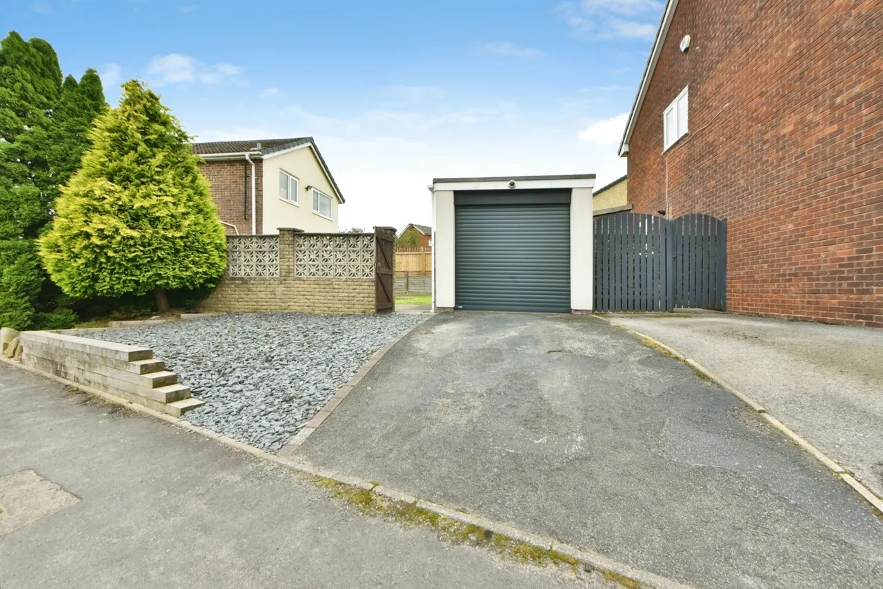 Standenhall Drive, Burnley, Lancashire, BB10, photo 16