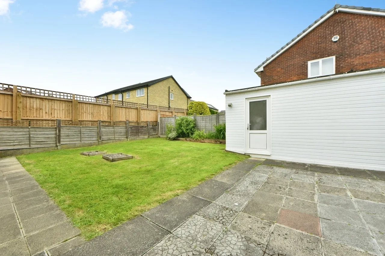 Standenhall Drive, Burnley, Lancashire, BB10, photo 17