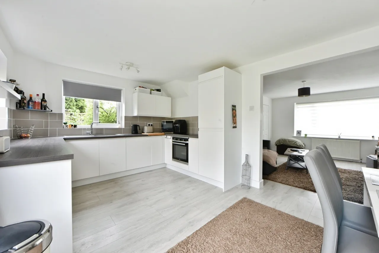 Standenhall Drive, Burnley, Lancashire, BB10, photo 3