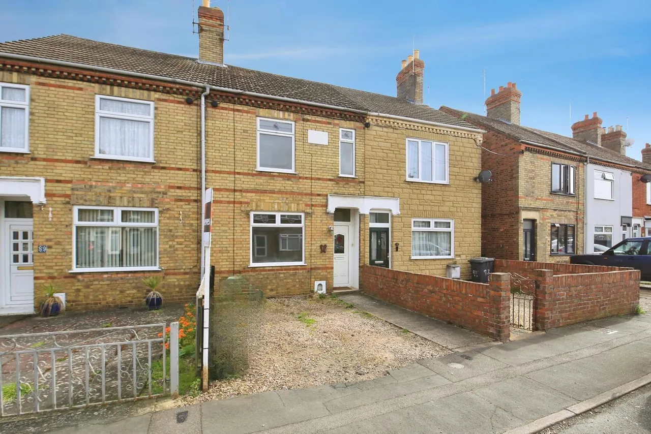 3 bed house for sale — New Road, Woodston, Peterborough, Cambridgeshire, PE2