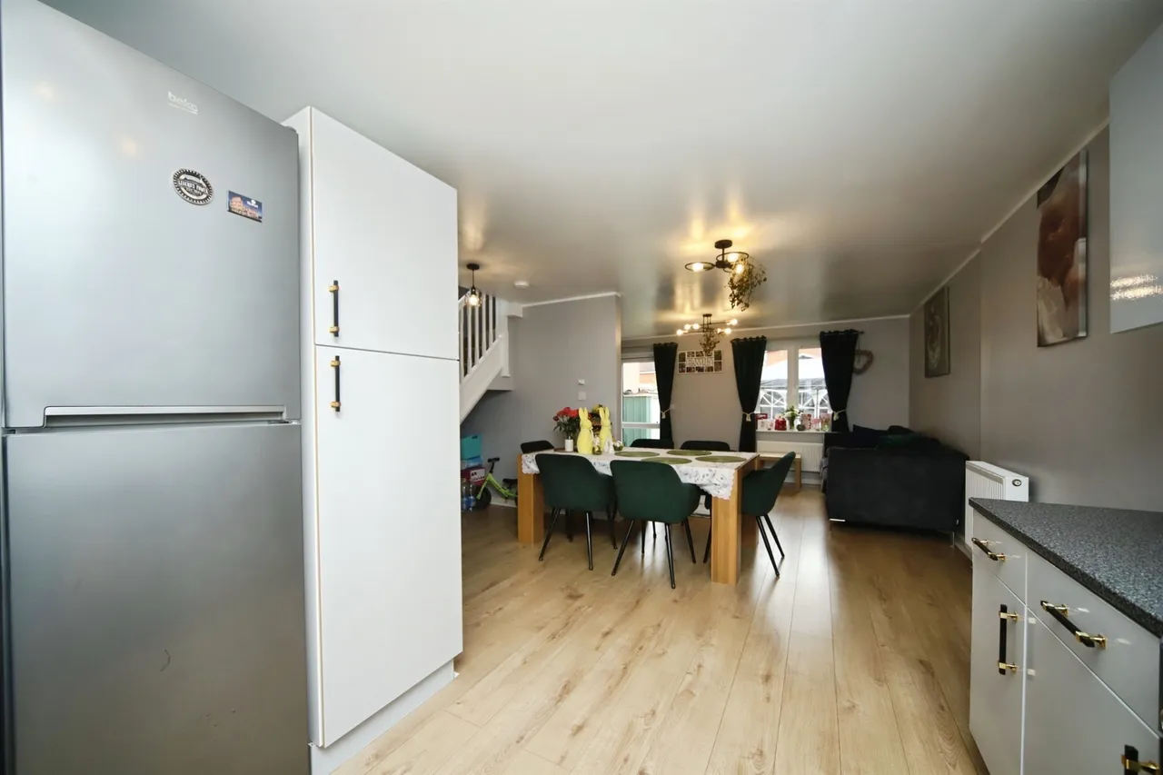 Catalana Way, Bridgwater, TA6, photo 16