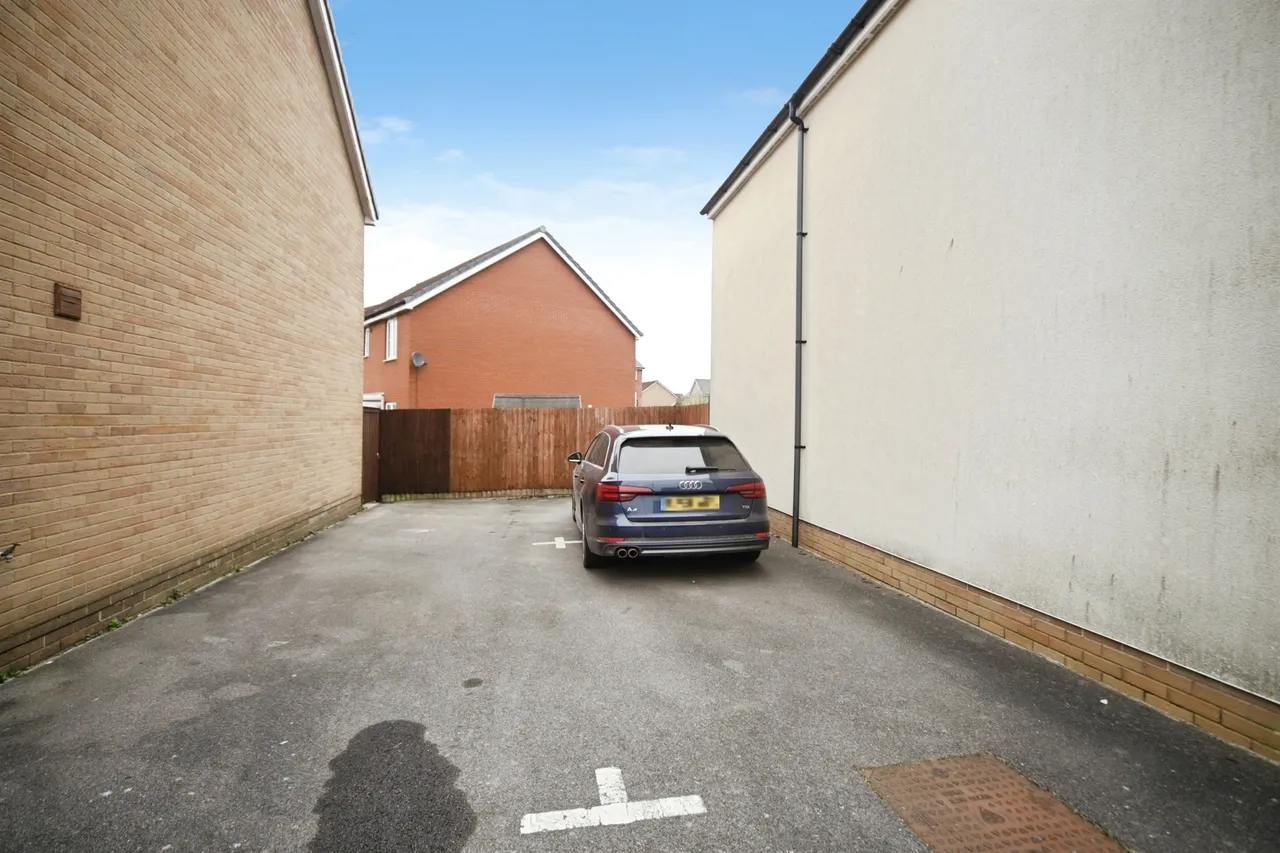 Catalana Way, Bridgwater, TA6, photo 19