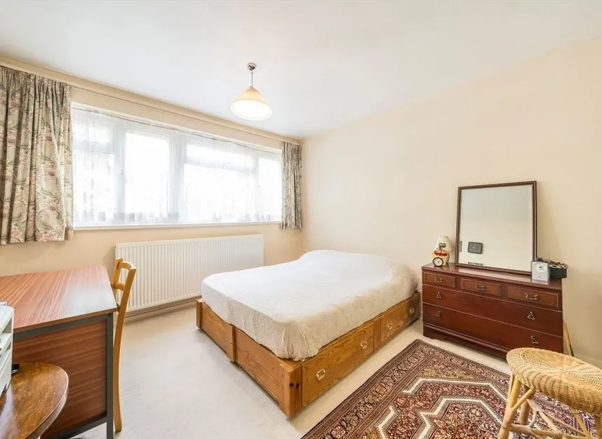 Daylesford Avenue, London, SW15, photo 2