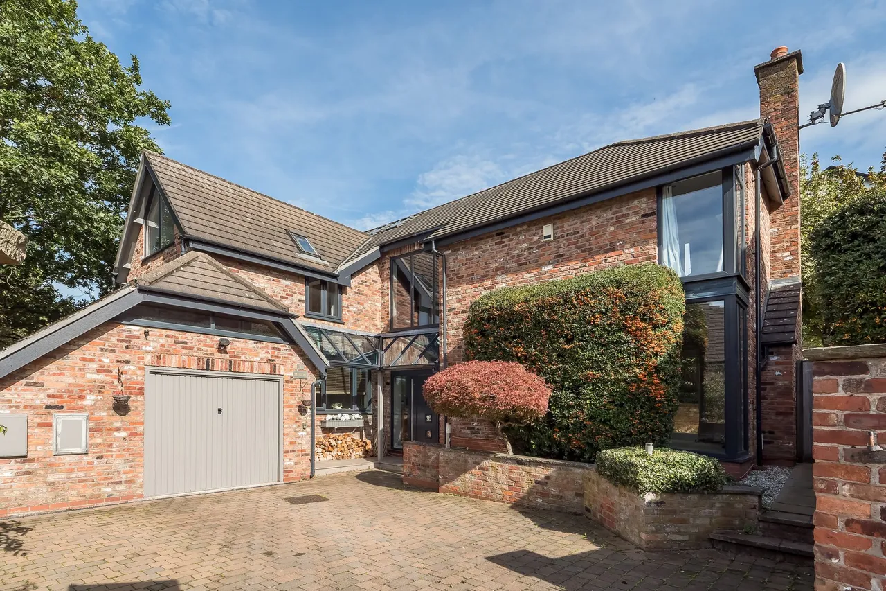 4 bed house for sale, Lydiat Lane, Alderley Edge