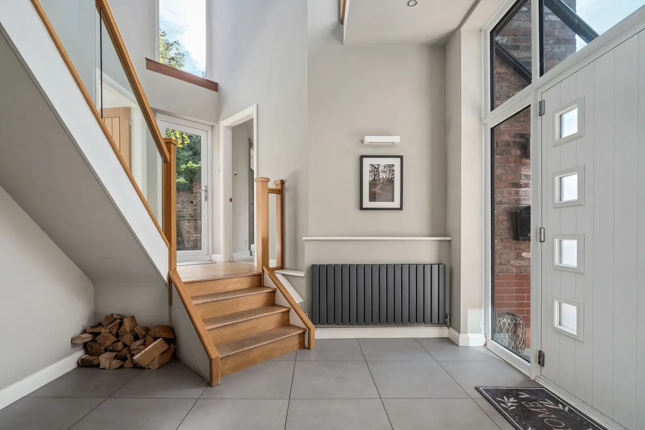 Lydiat Lane, Alderley Edge, photo 5