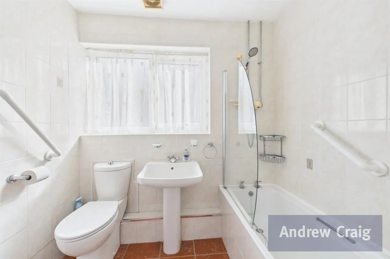Lyndon Drive, East Boldon, NE36, photo 10