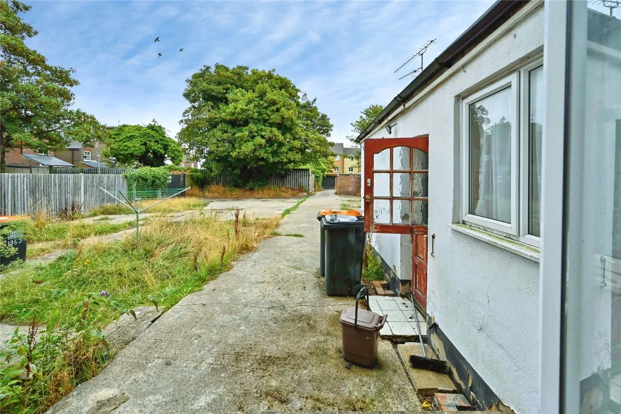 High Street North, Dunstable, Bedfordshire, LU6, photo 12