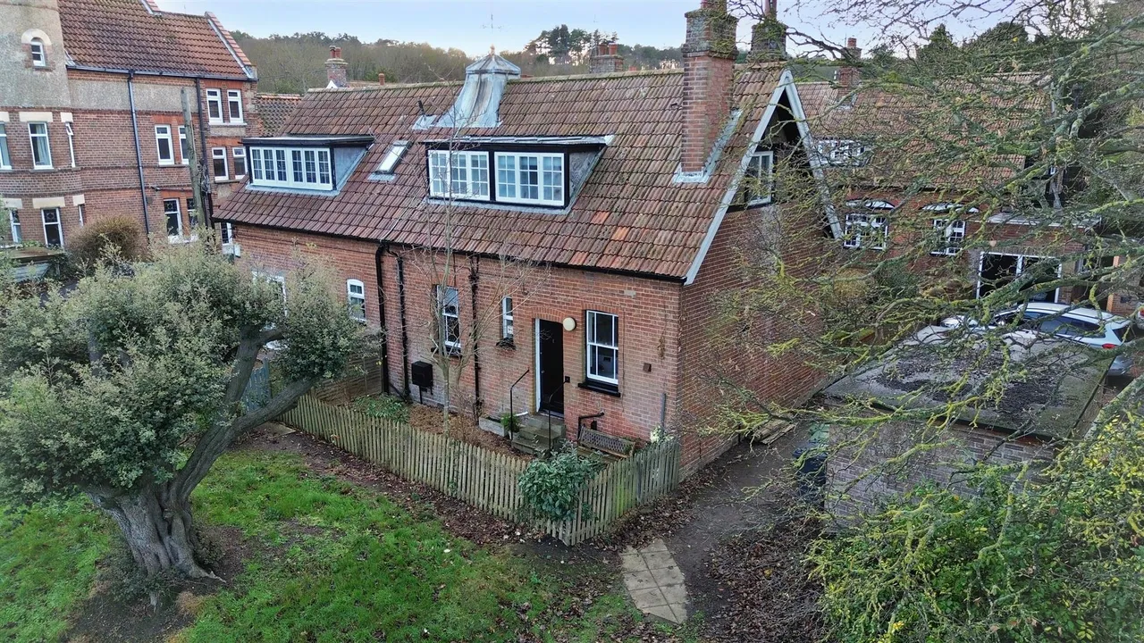High Street, Overstrand, NR27, photo 19