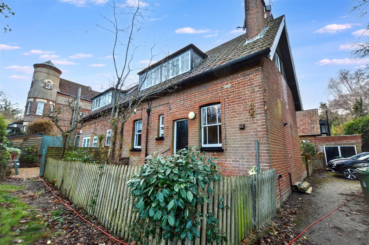 High Street, Overstrand, NR27, photo 22