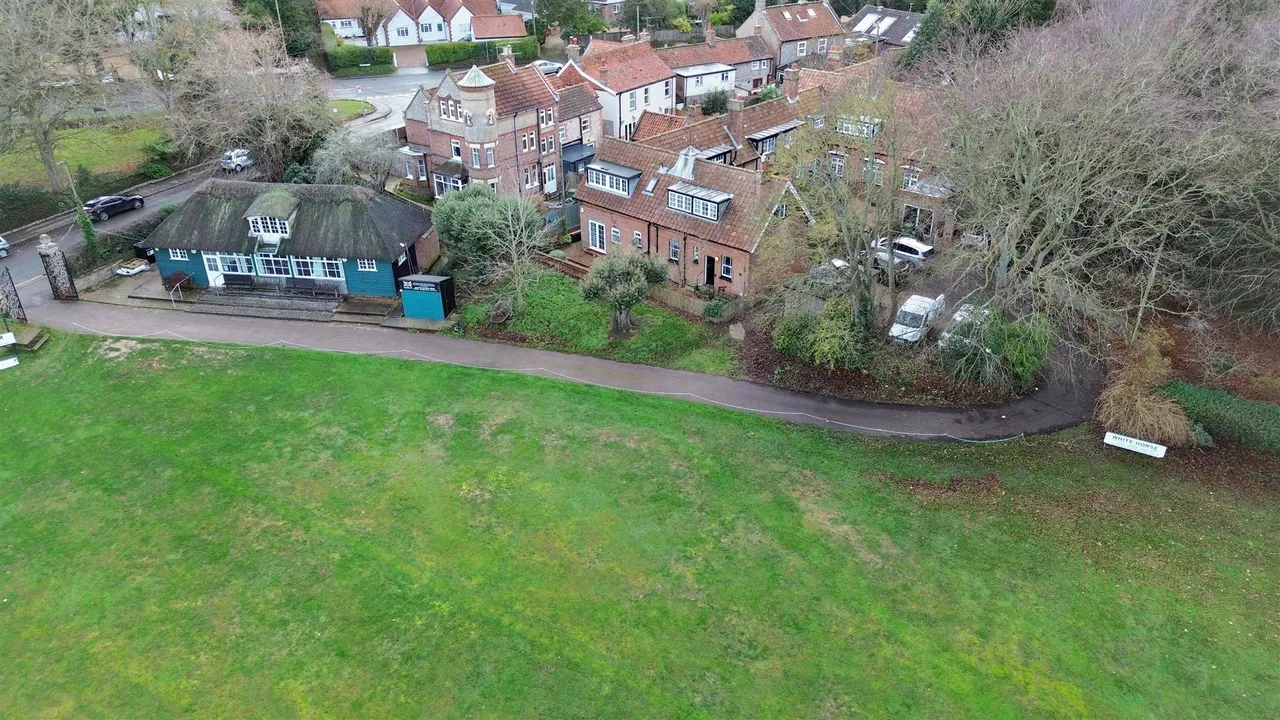 High Street, Overstrand, NR27, photo 20