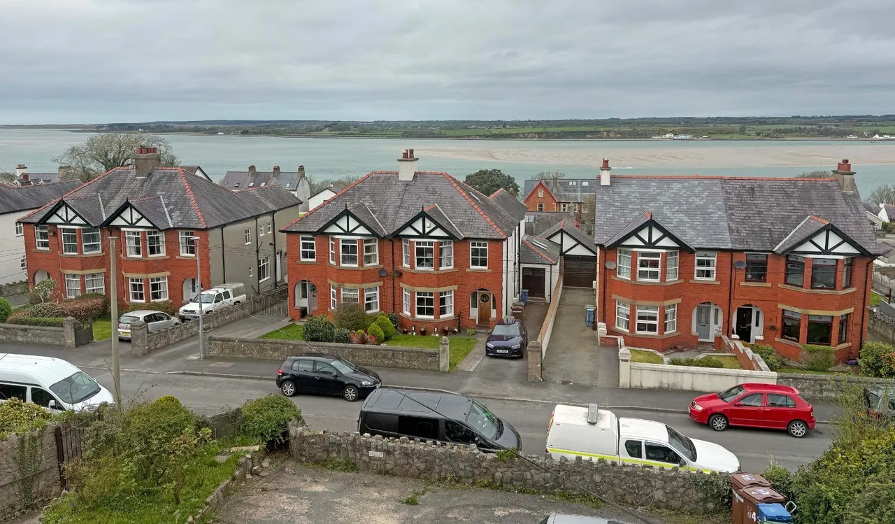 St. Davids Road, Caernarfon, photo 6