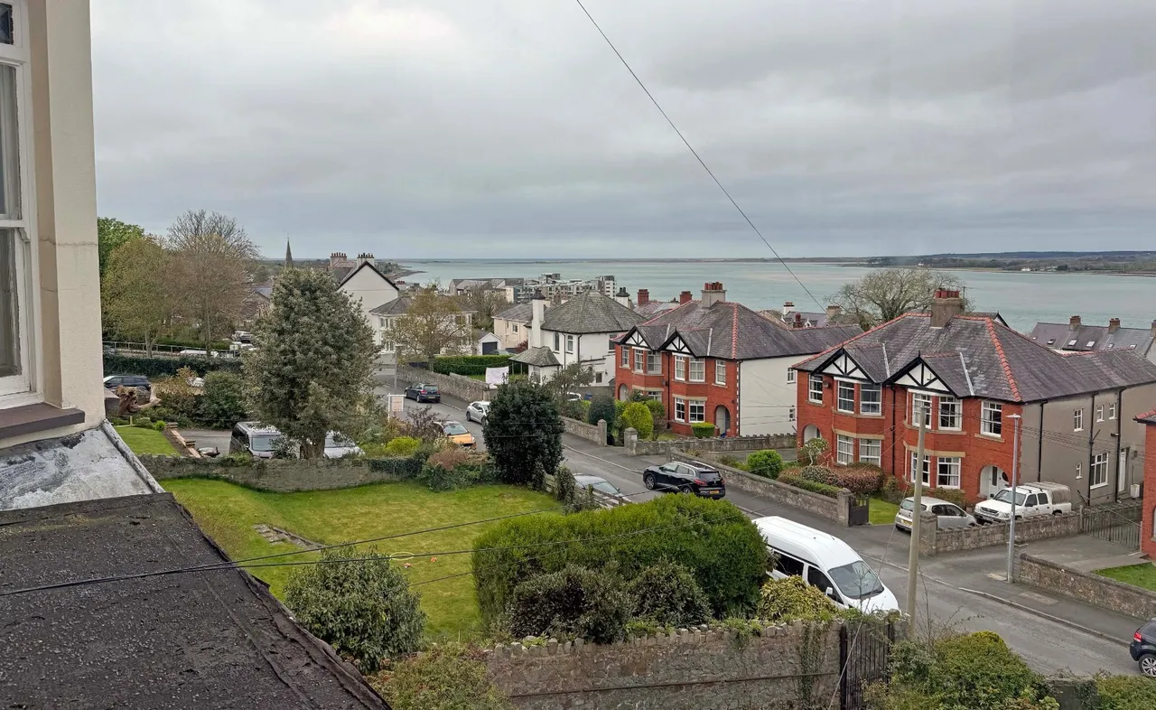St. Davids Road, Caernarfon, photo 7