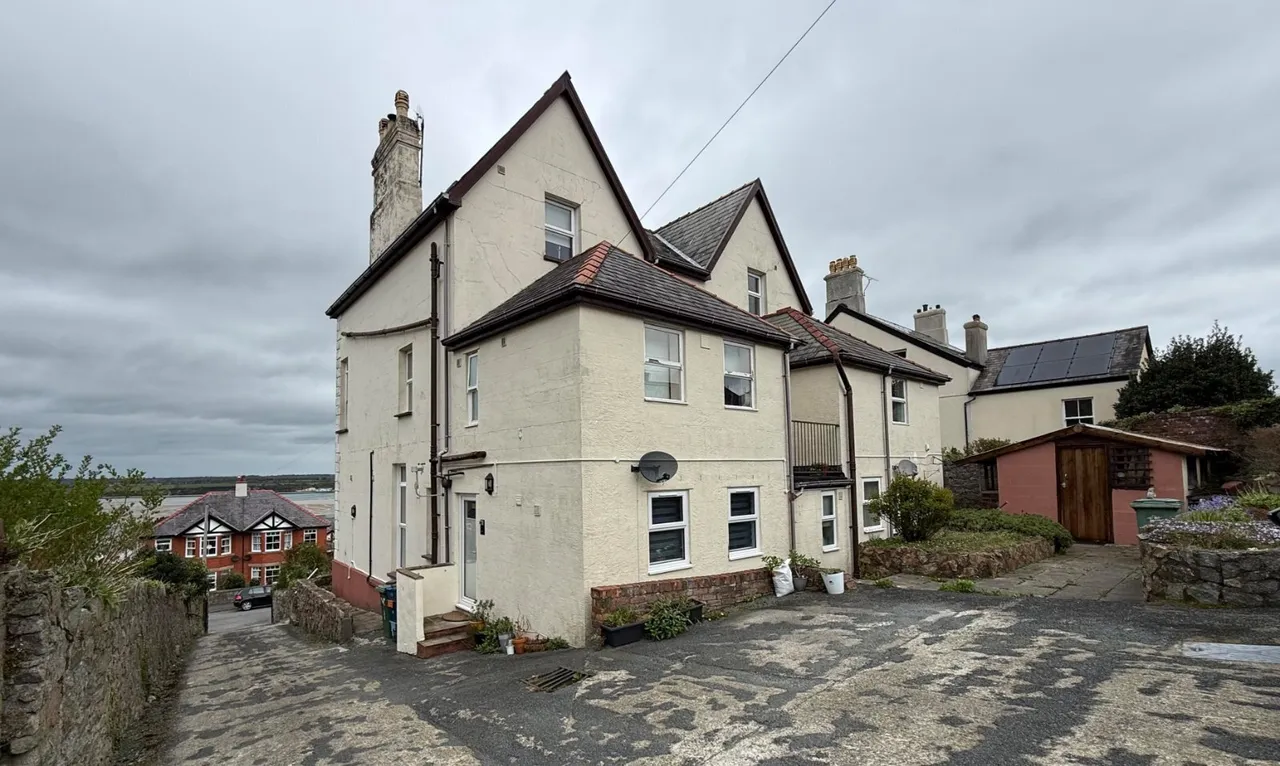 St. Davids Road, Caernarfon, photo 19