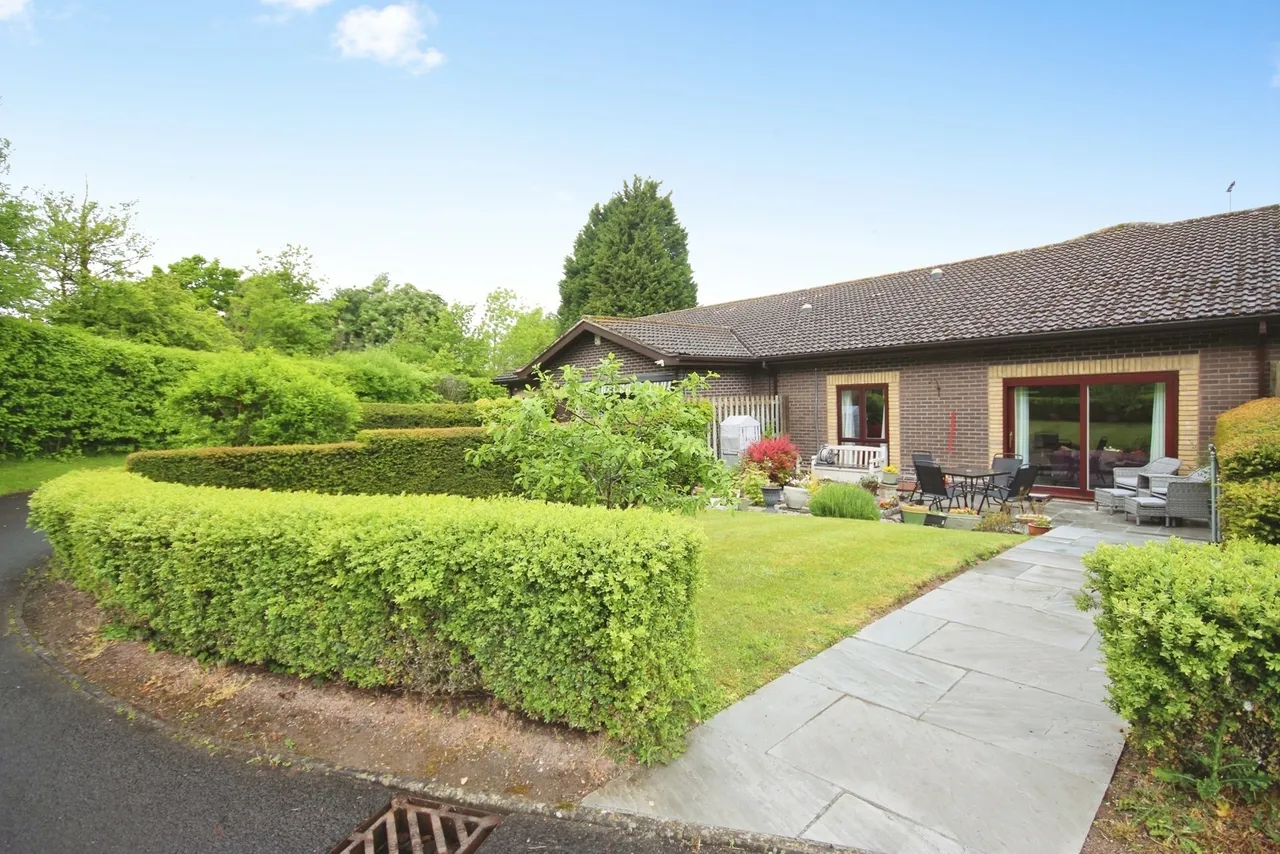 2 bed flat for sale, Stoneleigh Road, Bubbenhall, CV8