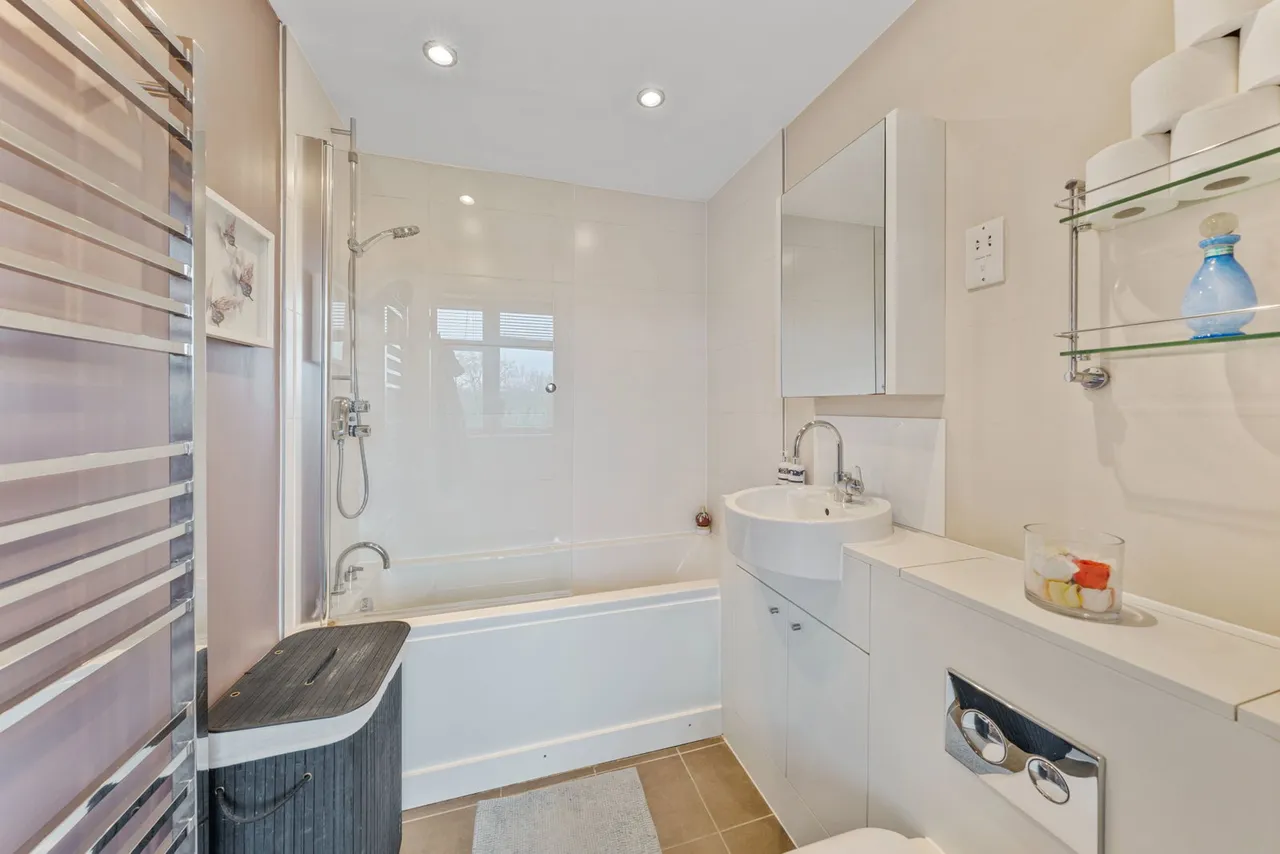 New Pond Street, Newhall, CM17, photo 15