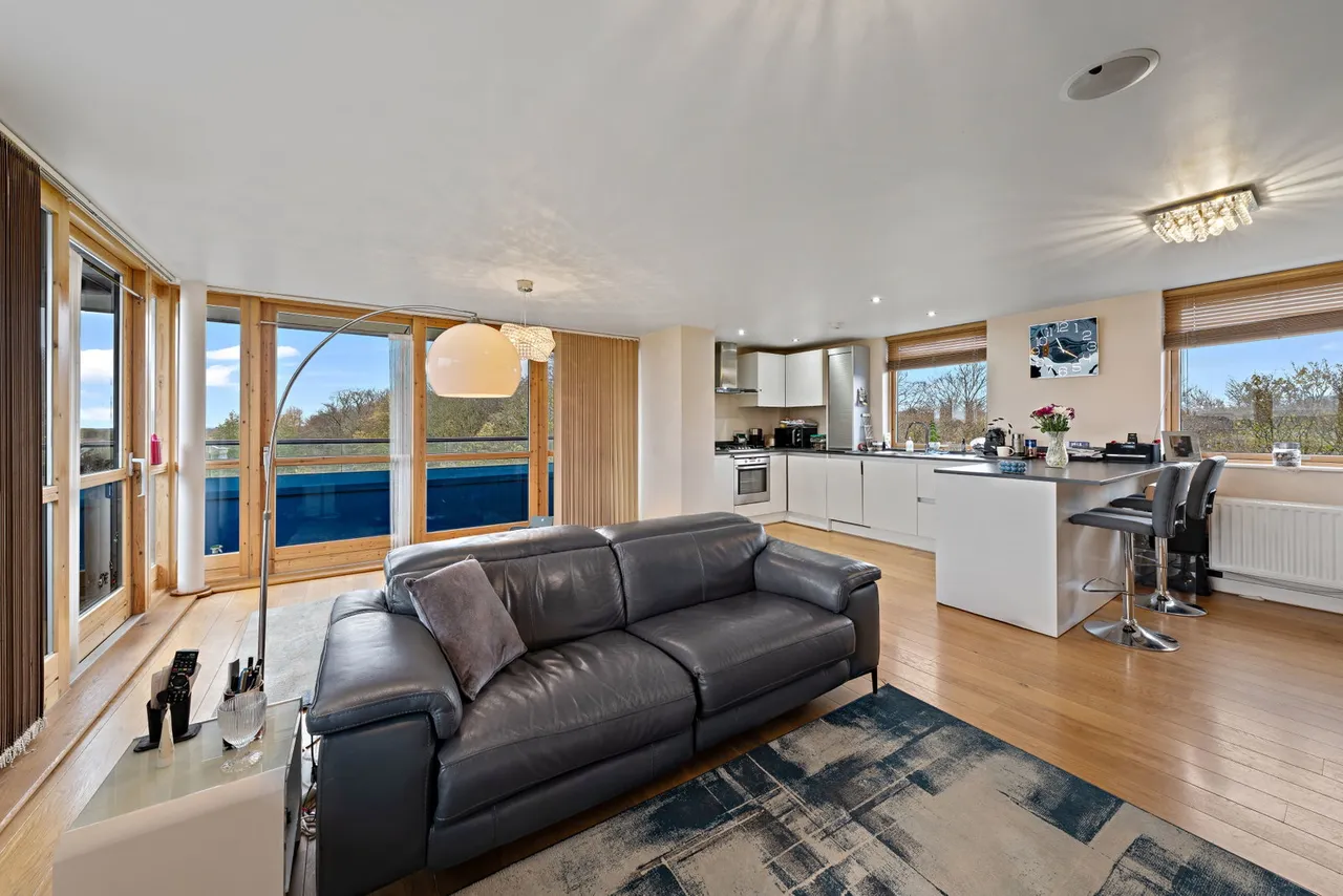 2 bed flat for sale, New Pond Street, Newhall, CM17