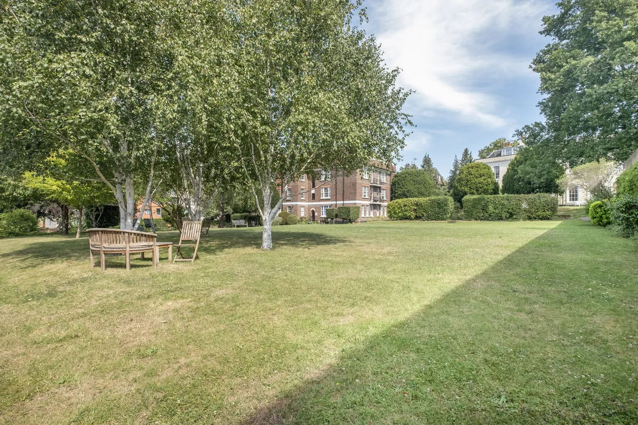 Putney Hill, London, SW15, photo 3
