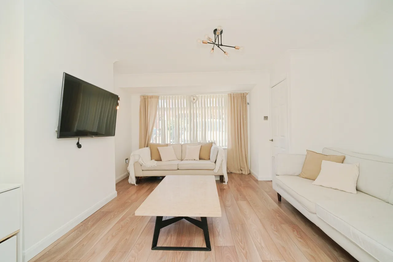 Boothroyden Road, Manchester, photo 4