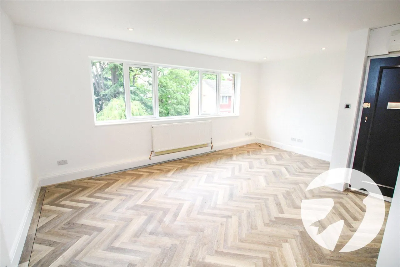 Woodington Close, London, SE9, photo 10
