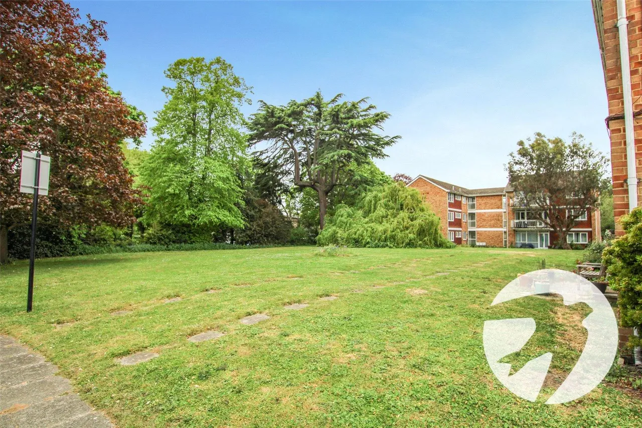 Woodington Close, London, SE9, photo 4