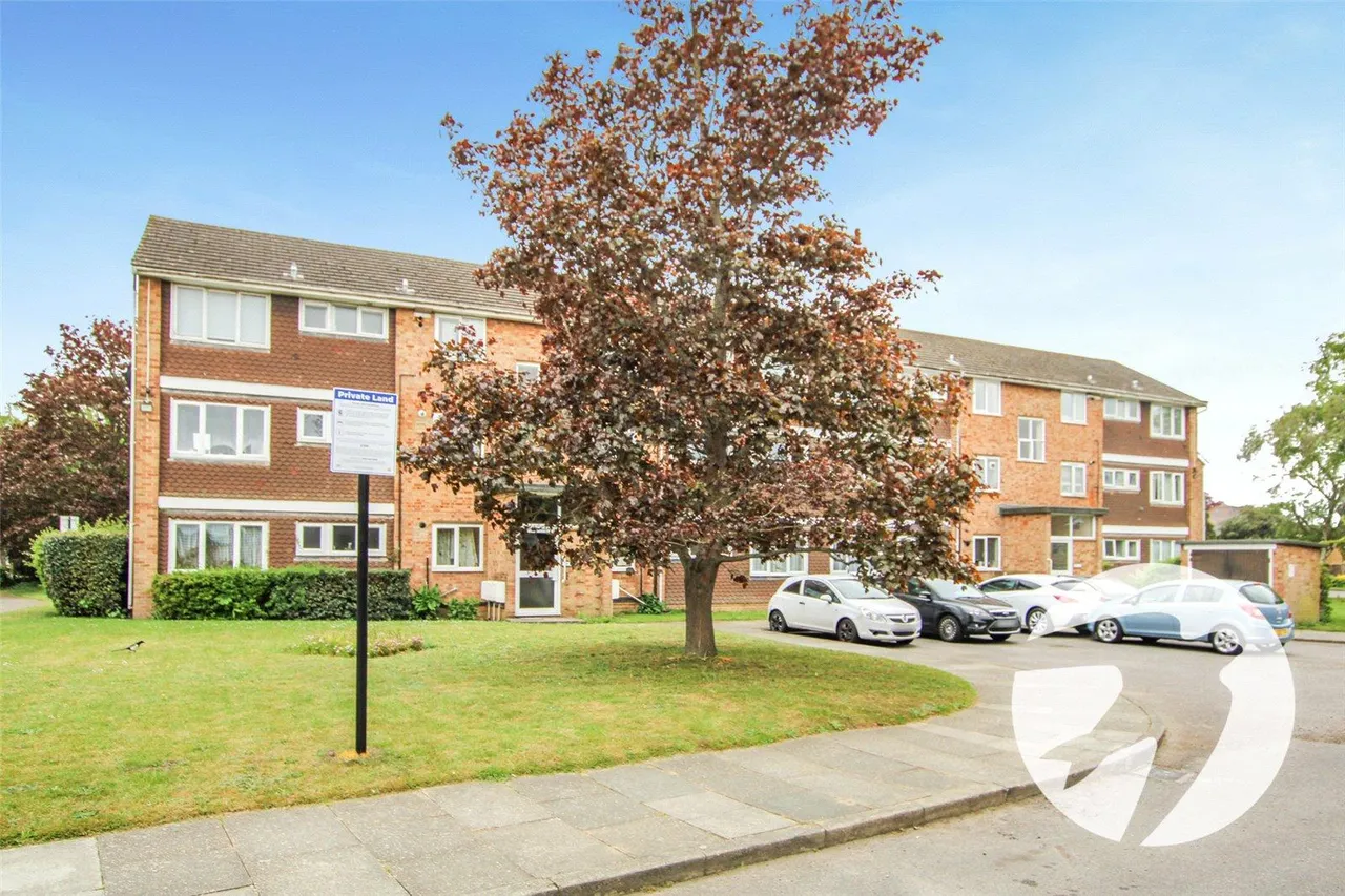 Woodington Close, London, SE9, photo 8