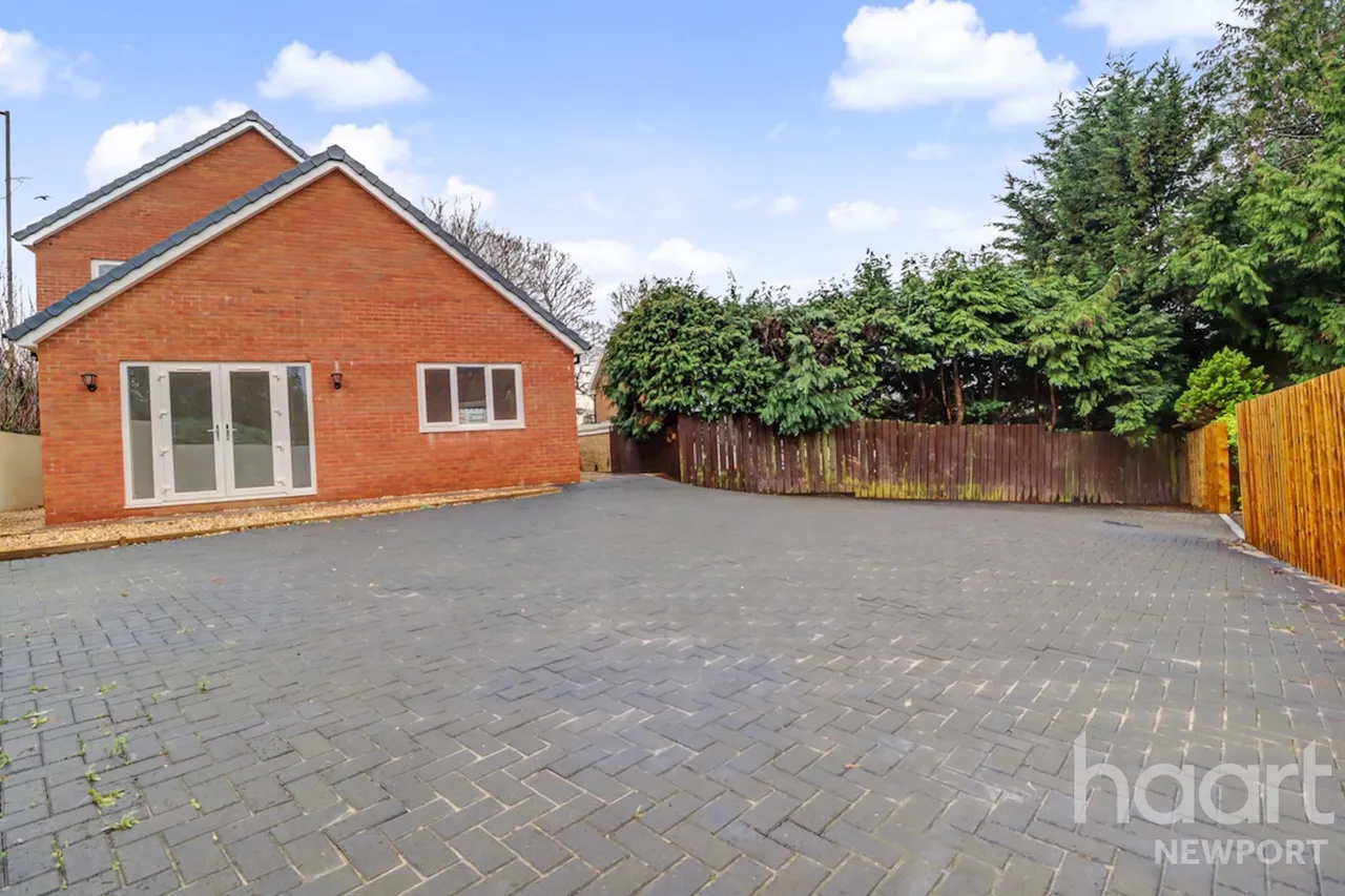 Westfield Gardens, Newport, NP20, photo 13