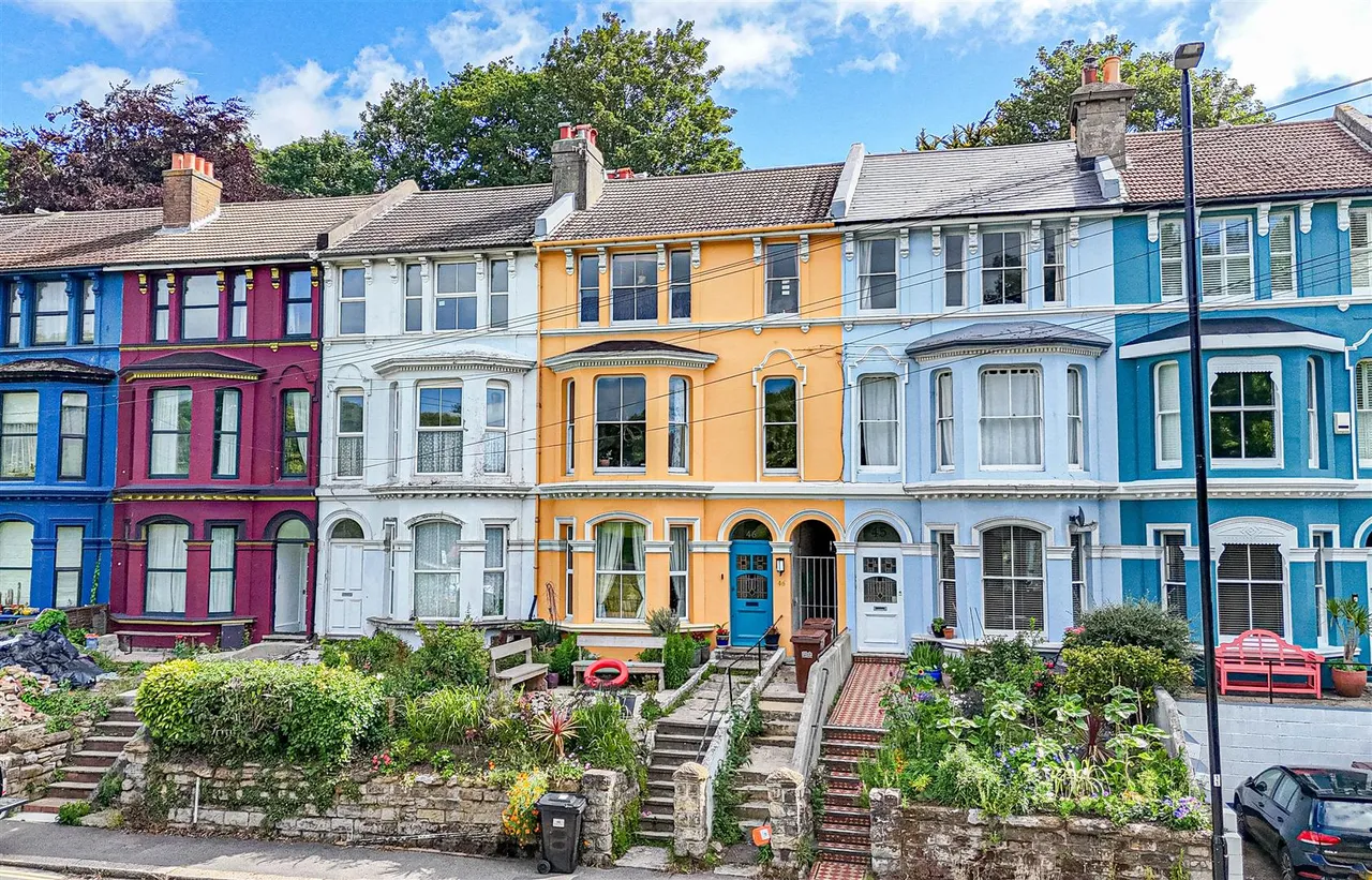 6 bed house for sale, St. Helens Road, Hastings