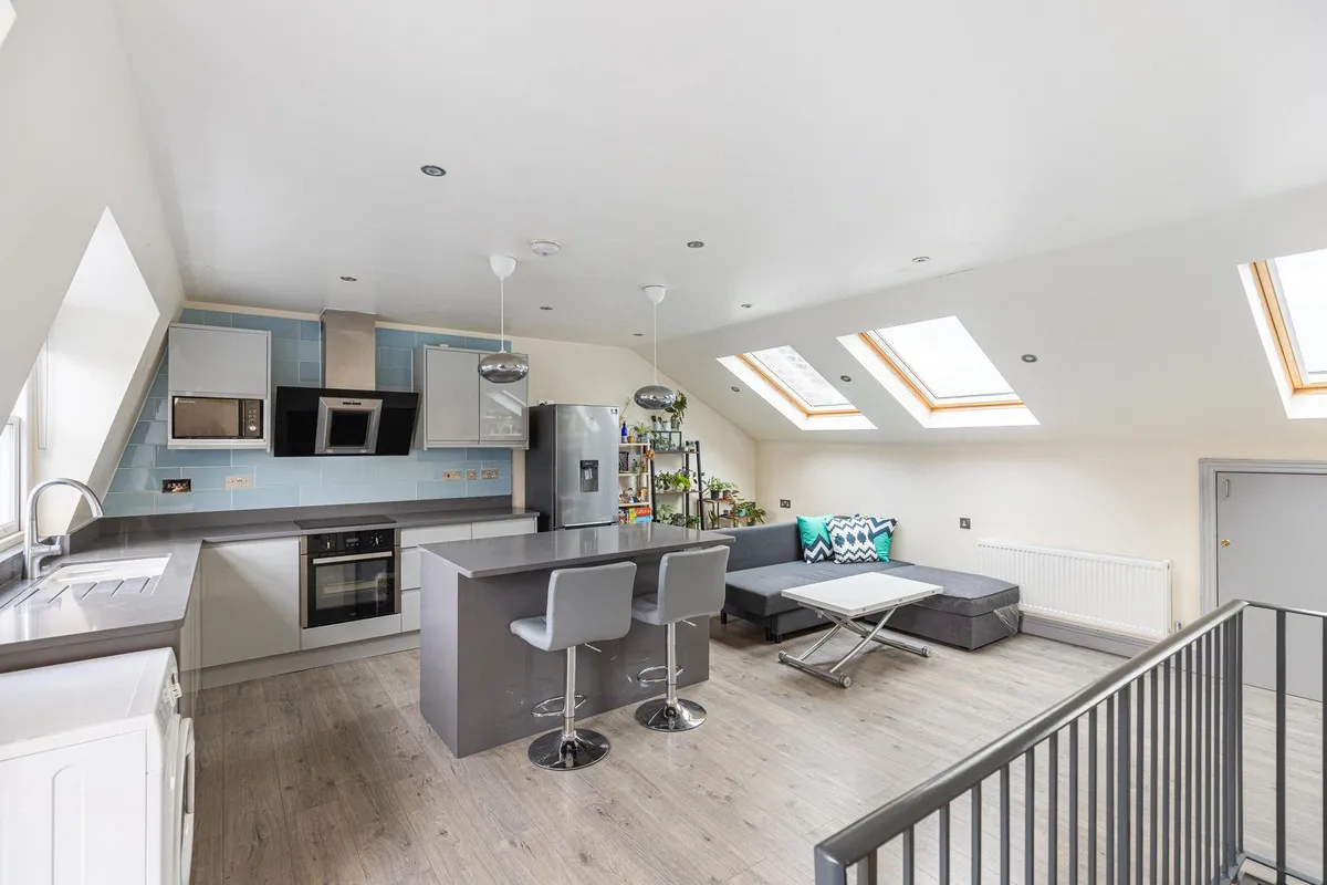 3 bed flat for sale, Lena Gardens, London, W6
