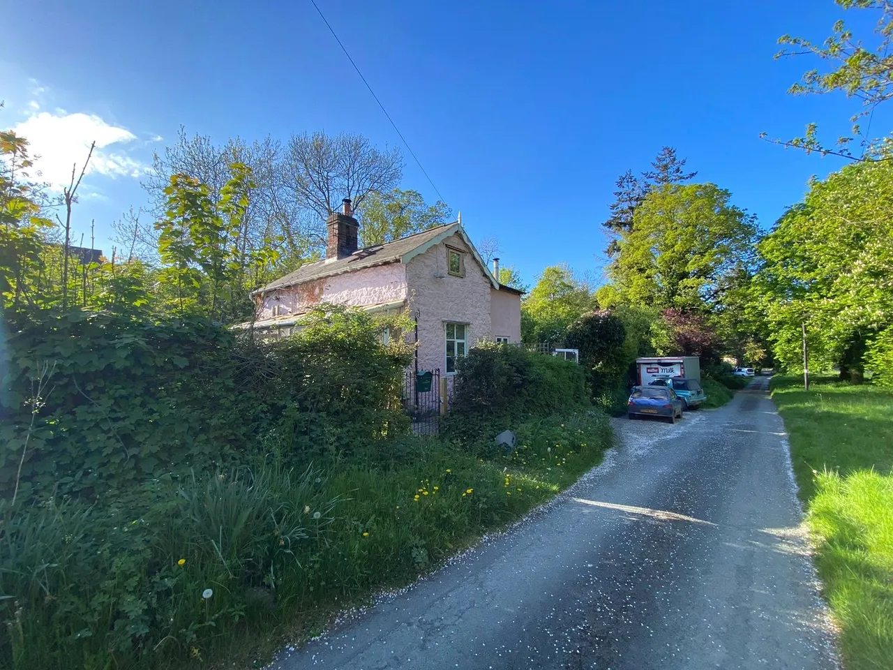 2 bed house for sale, Garthmyl, Montgomery, SY15