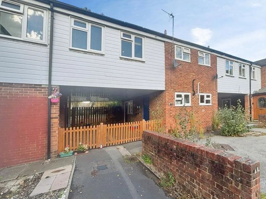2 bed flat for sale, Underwood, Bracknell, RG12