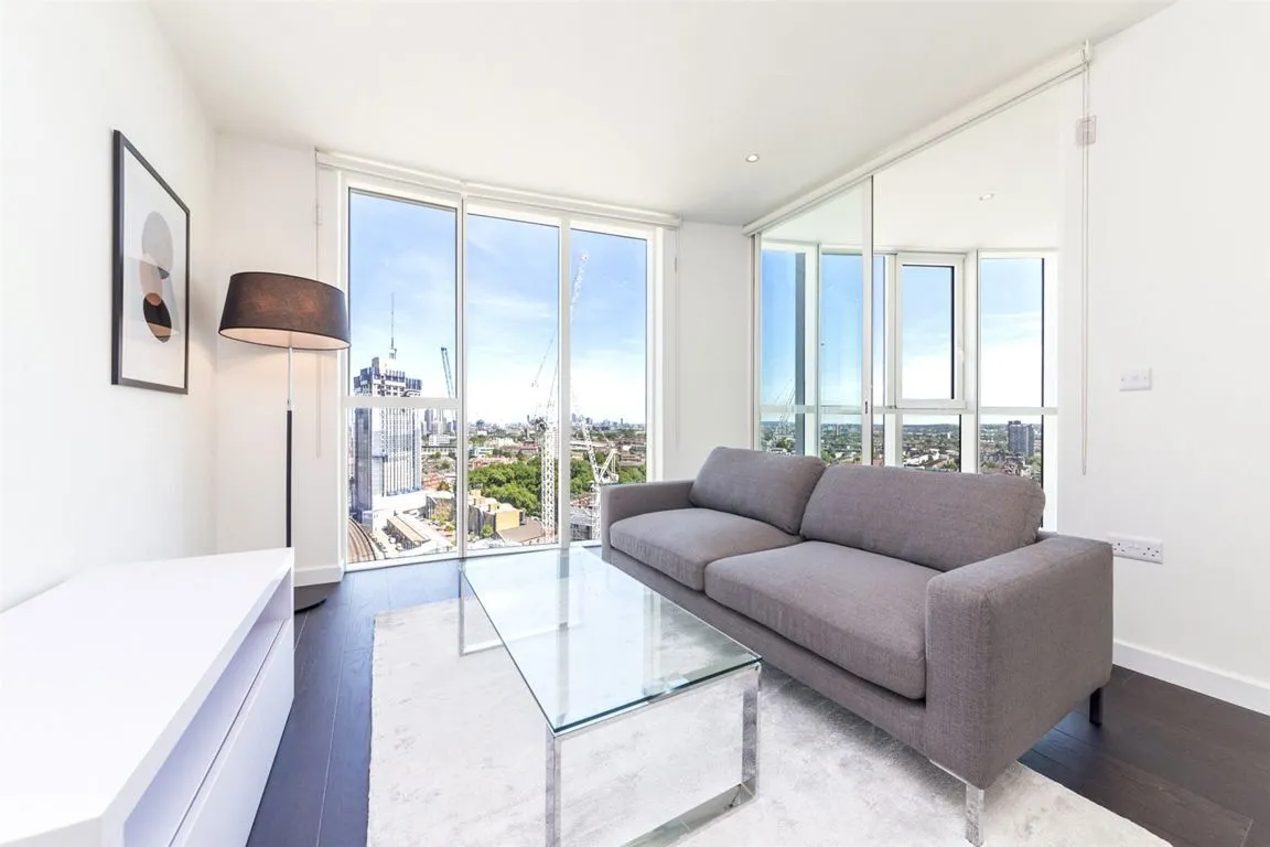 2 bed flat for sale — Wandsworth Road, Nine Elms