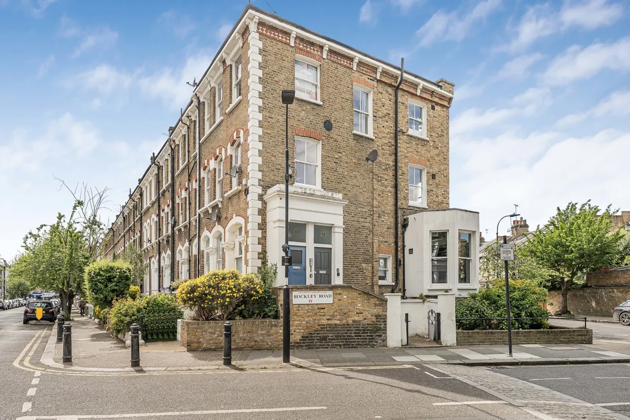 2 bed flat for sale, Rockley Road, London, W14