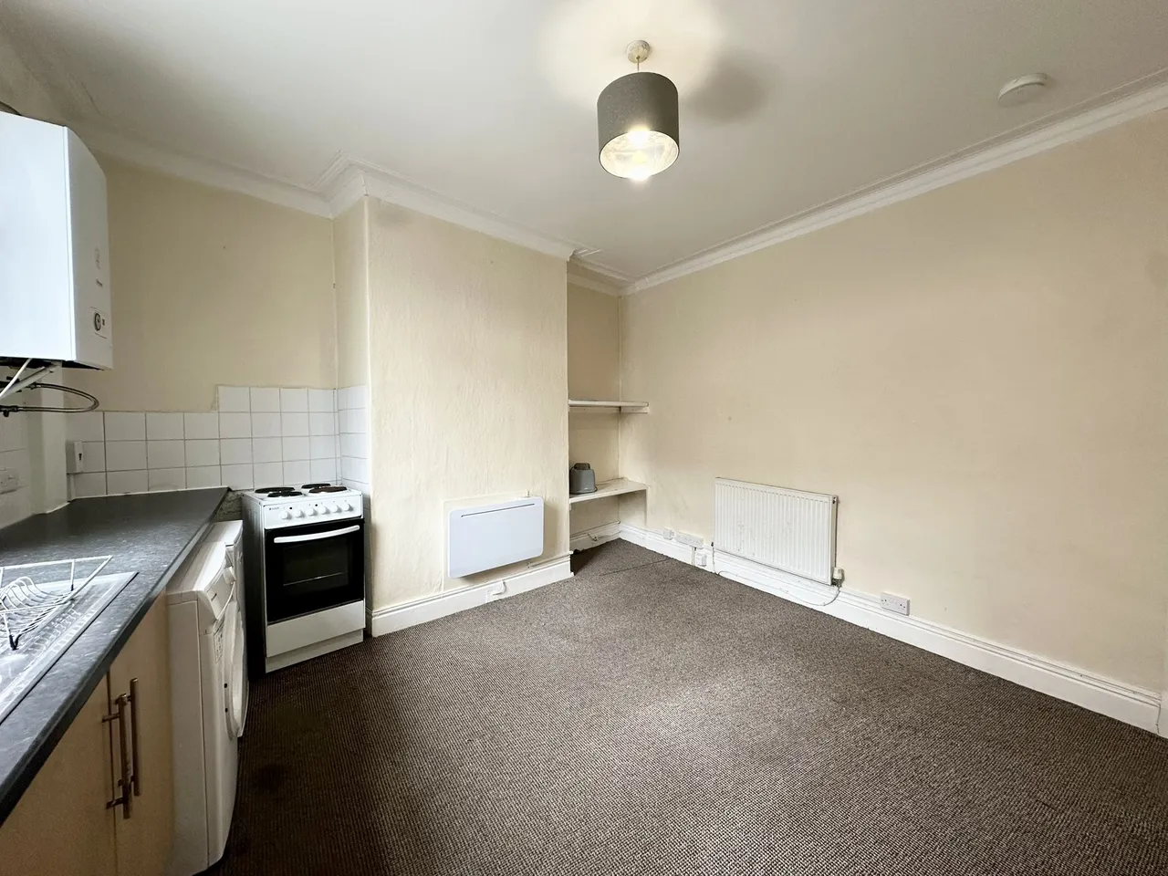 Cross Woodview Street, Leeds, LS11, photo 3