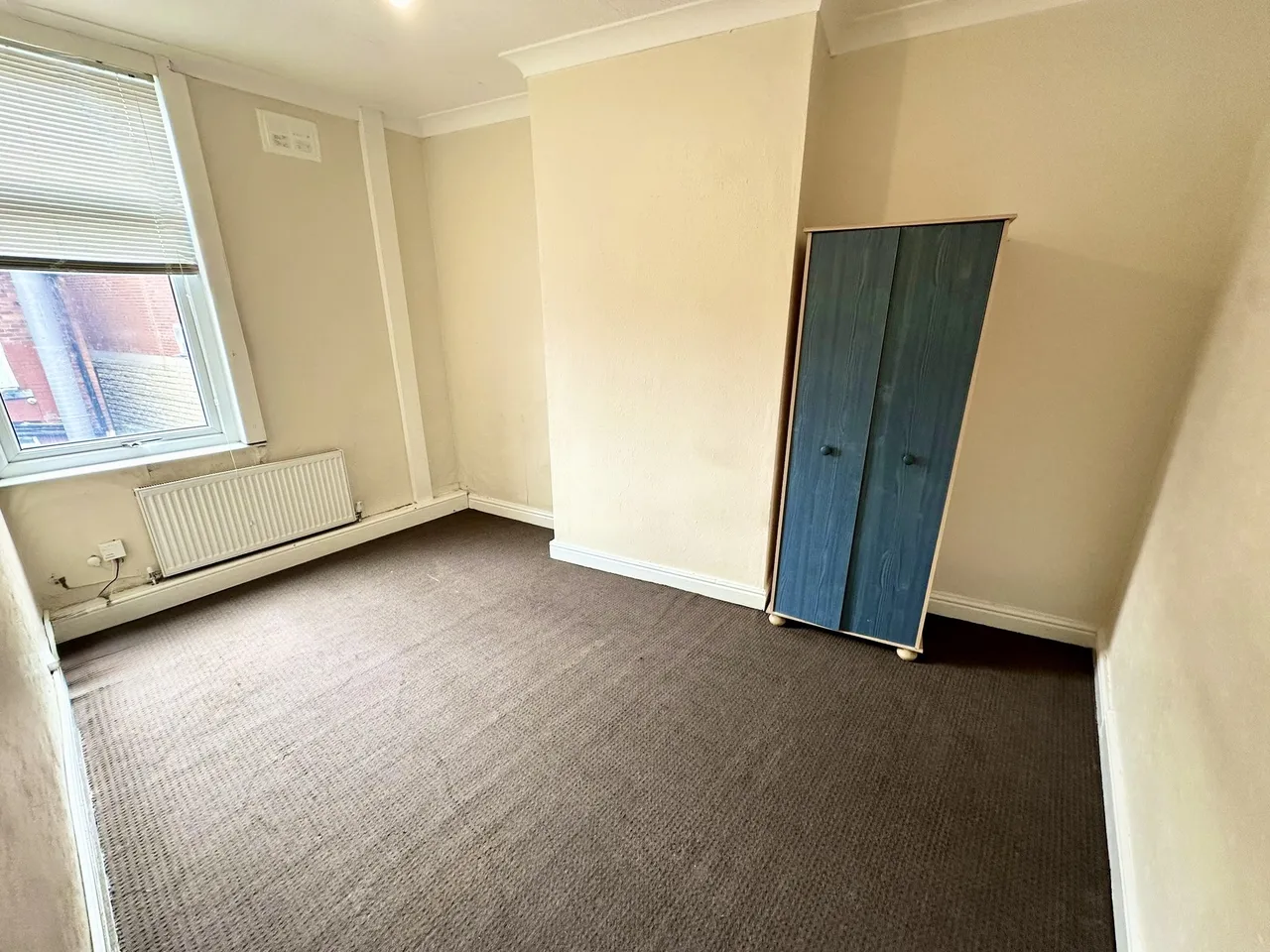 Cross Woodview Street, Leeds, LS11, photo 4