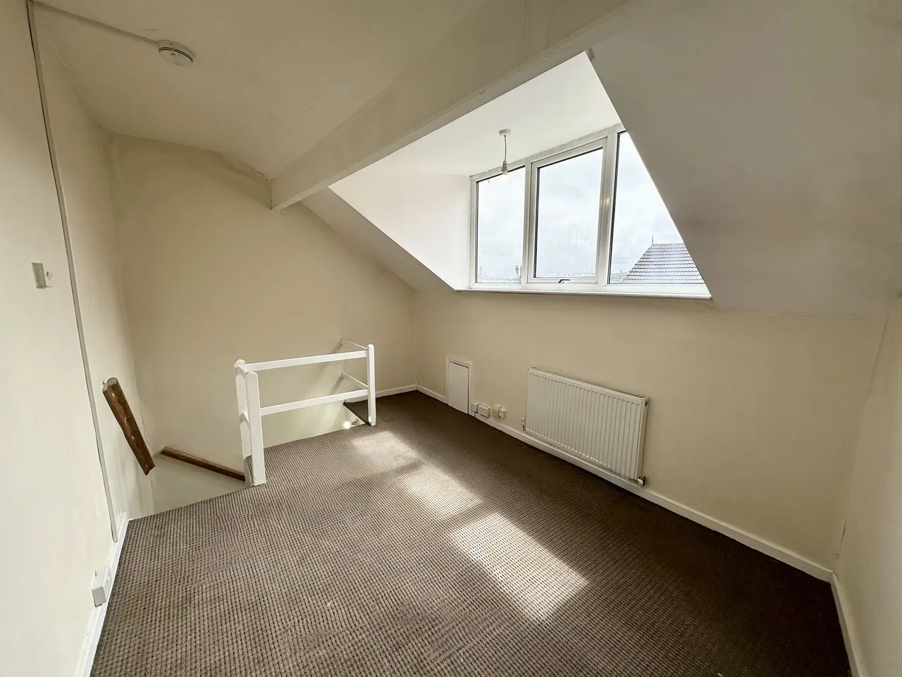 Cross Woodview Street, Leeds, LS11, photo 6