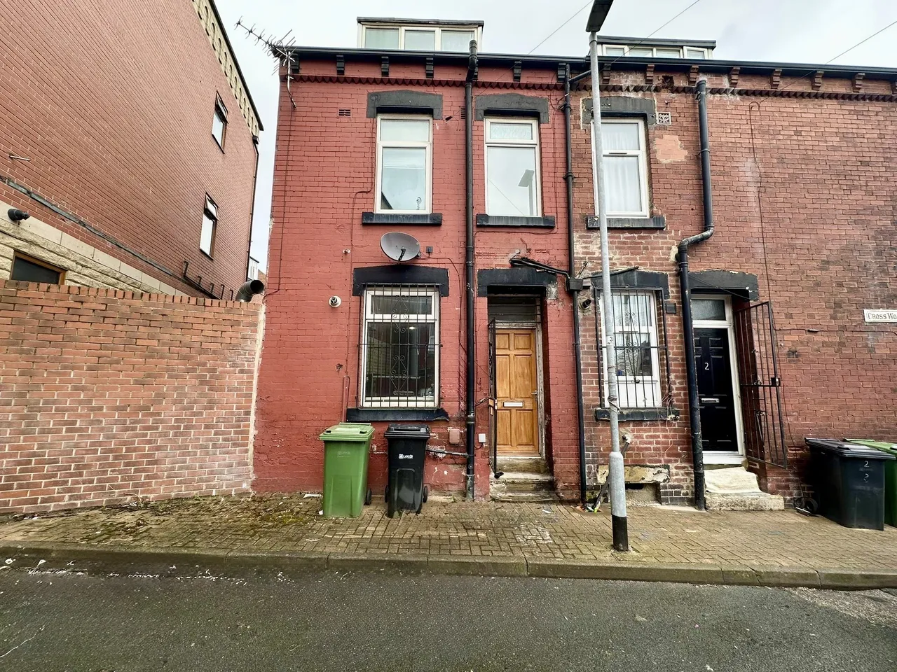 2 bed house to rent, Cross Woodview Street, Leeds, LS11