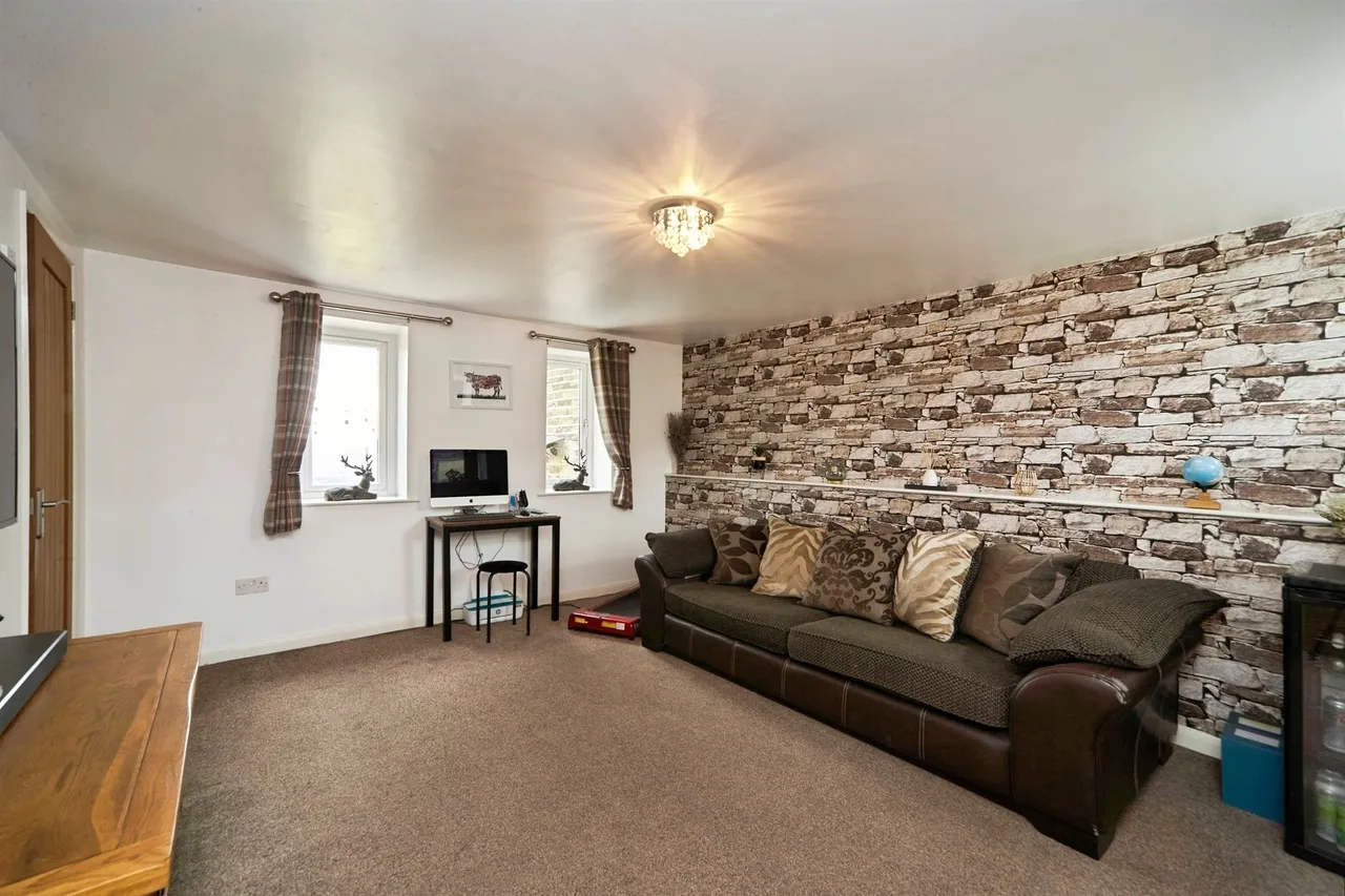 Haworth Road, Allerton, Bradford, photo 6