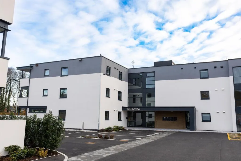 2 bed flat for sale — Apartment 8 Willow View, Forest Drive, Lytham St. Annes, FY8 4PS