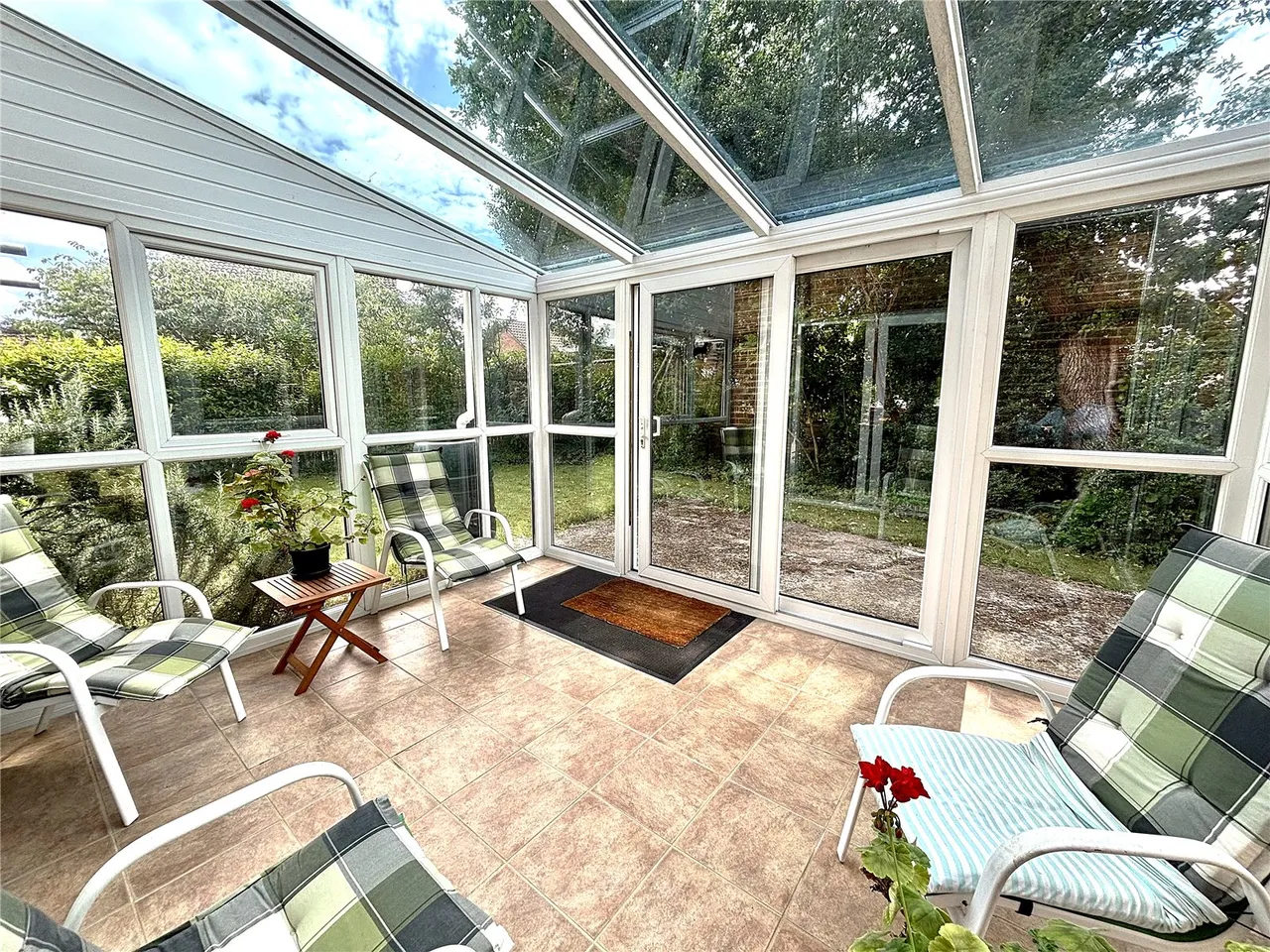 Down Lodge Close, Alderholt, Fordingbridge, Hampshire, SP6 3JA, photo 7